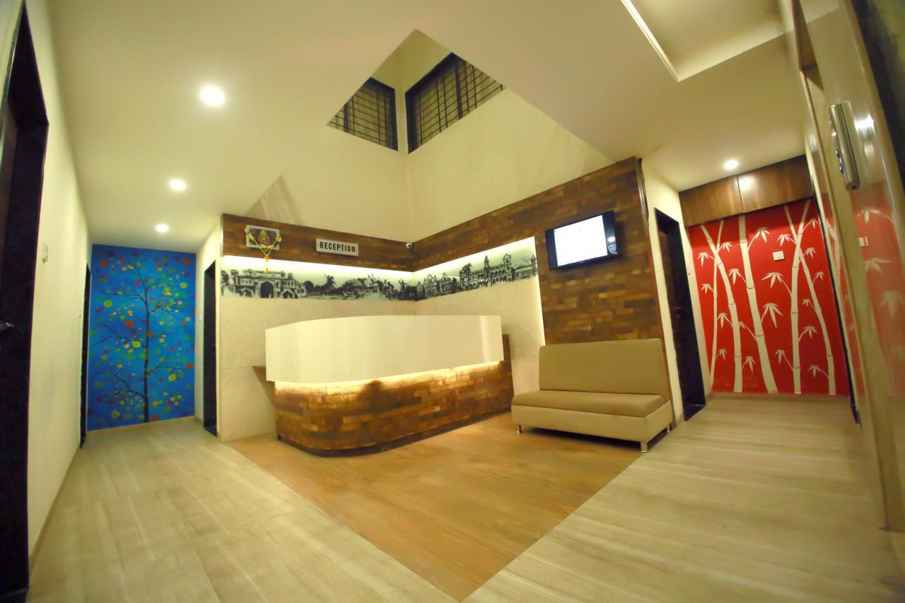 Hotel Madhuri Executive Kolhapur Exterior foto